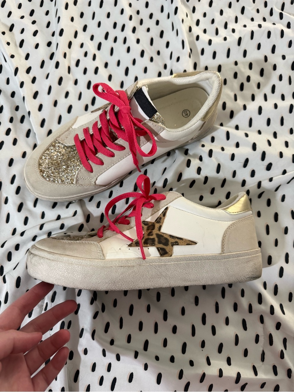 White and Gold Women's Low-Top Sneaker with Pink Laces
